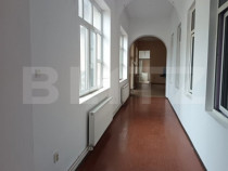 Casa cu 4 camere, 191 mp, zona Centrala, 0% Comision