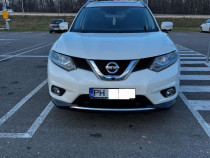 Nissan X-trail masina