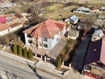 Casă / Vilă cu 11 camere de vânzare