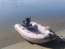 Barca cu motor Mercury oferta